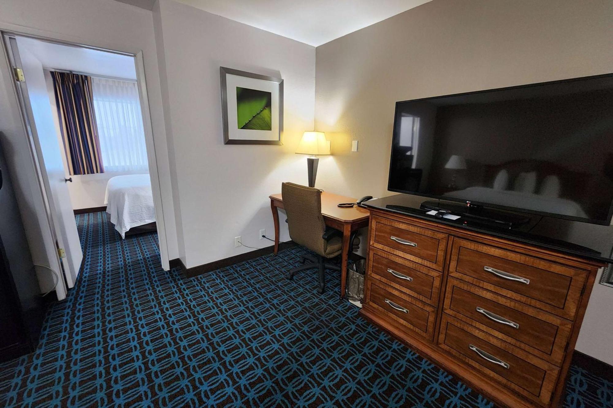 Ramada Bayside Inn & Suites Eureka Exteriör bild