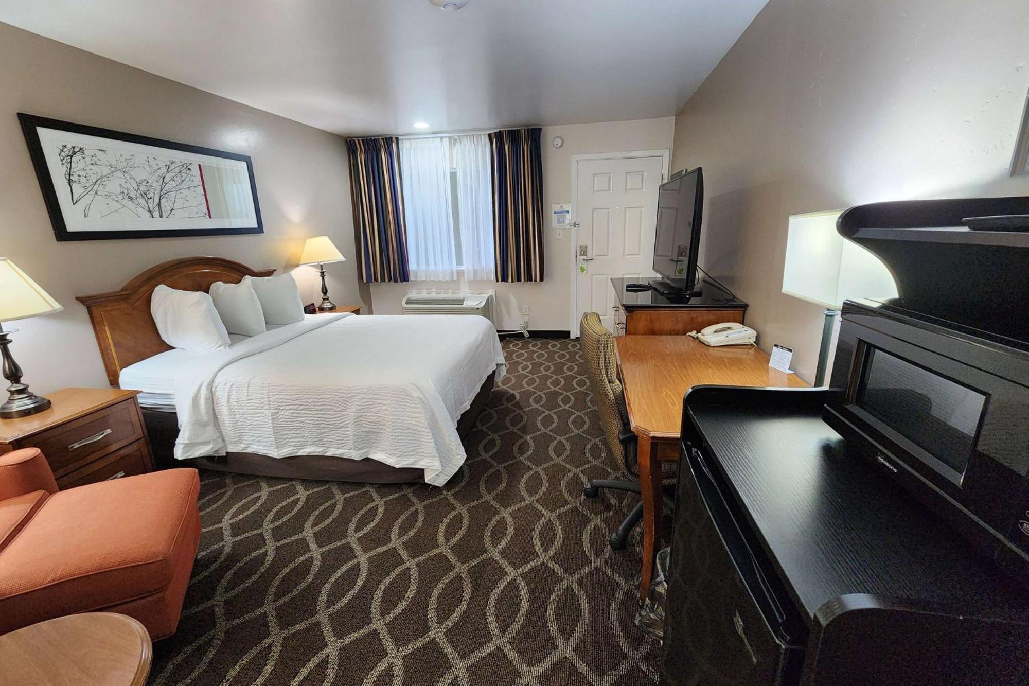 Ramada Bayside Inn & Suites Eureka Exteriör bild