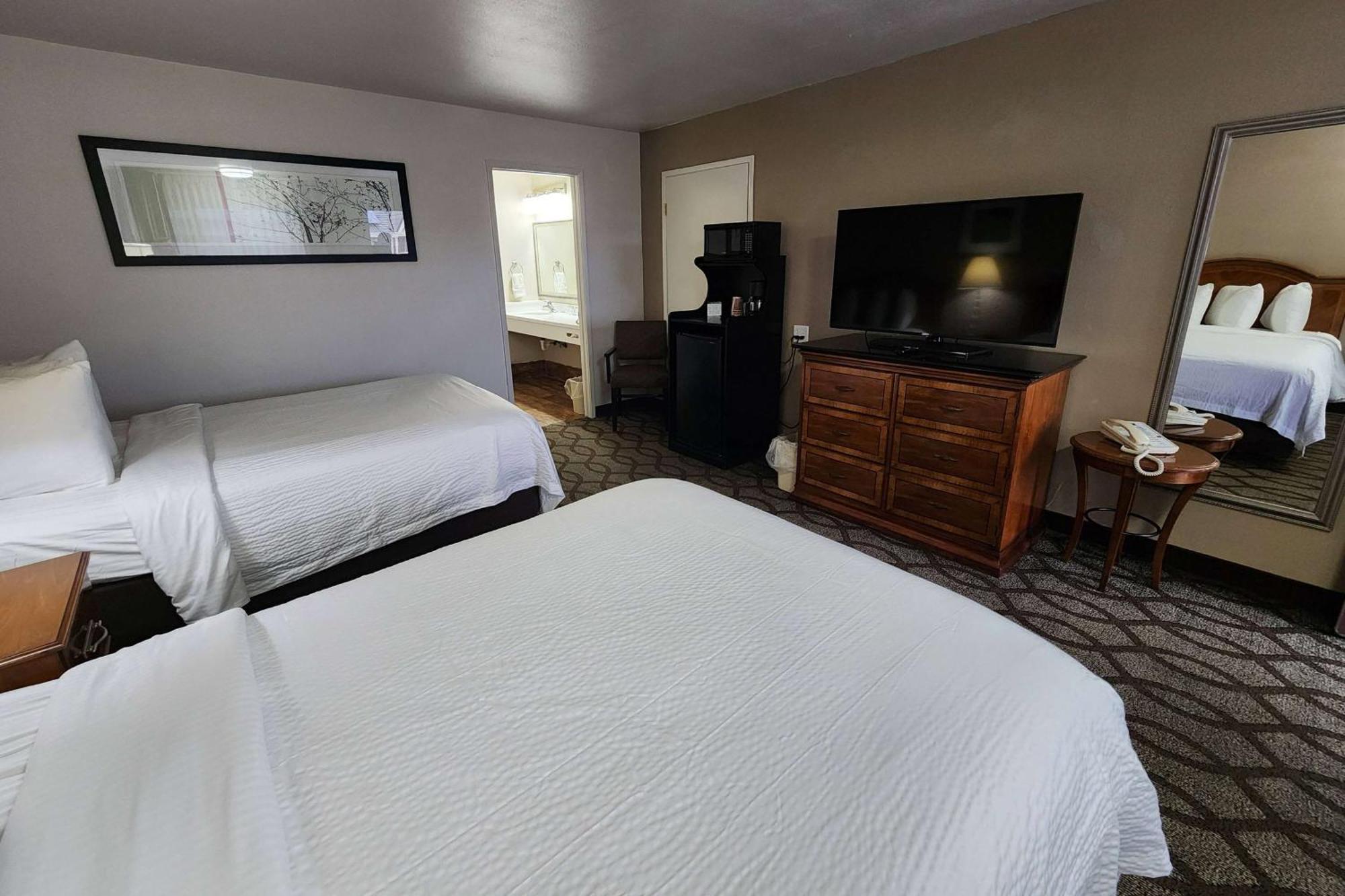 Ramada Bayside Inn & Suites Eureka Exteriör bild