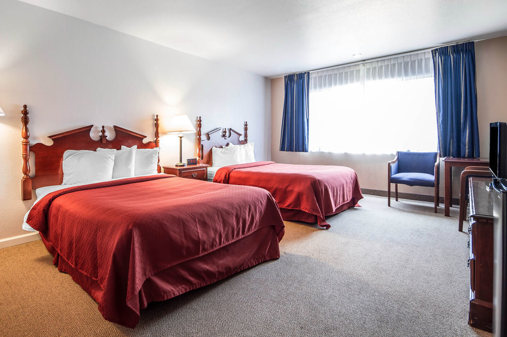 Ramada Bayside Inn & Suites Eureka Exteriör bild