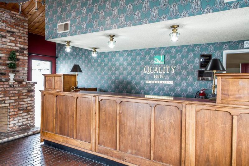 Ramada Bayside Inn & Suites Eureka Exteriör bild