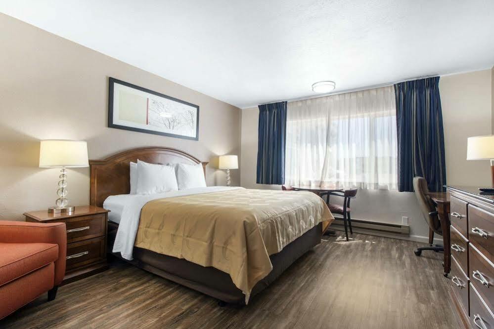Ramada Bayside Inn & Suites Eureka Exteriör bild