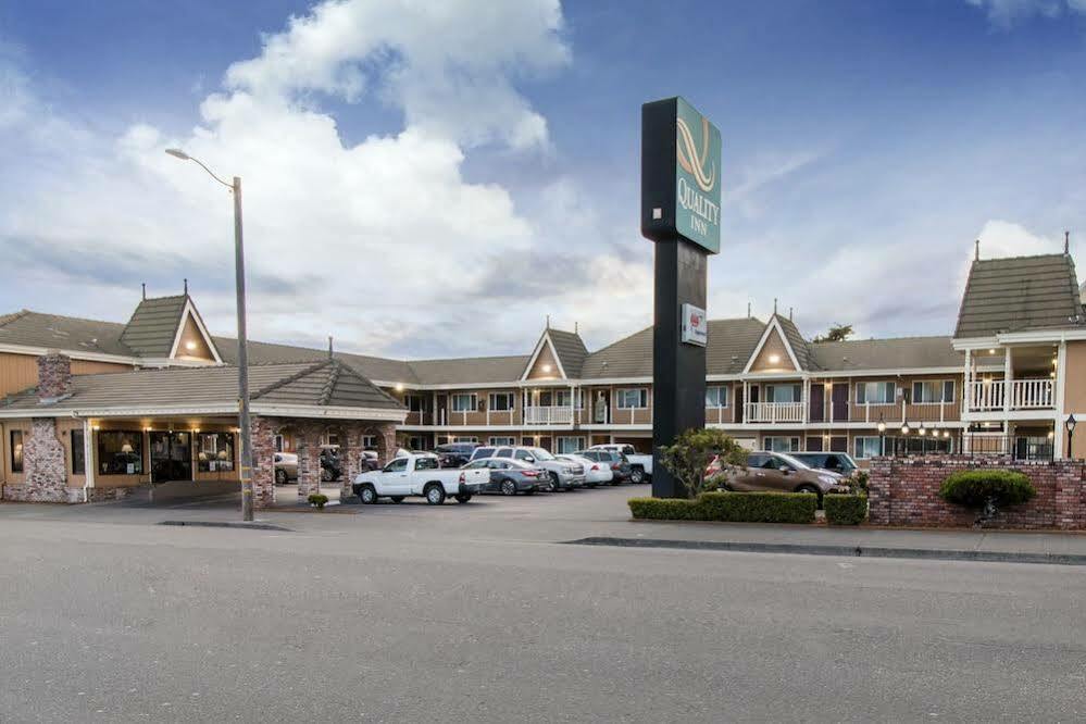 Ramada Bayside Inn & Suites Eureka Exteriör bild